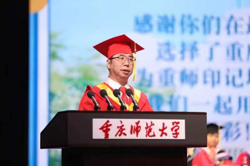 开云kaiyun官方网站校长孟东方寄语学子：涵养“大气”。受访单位供图